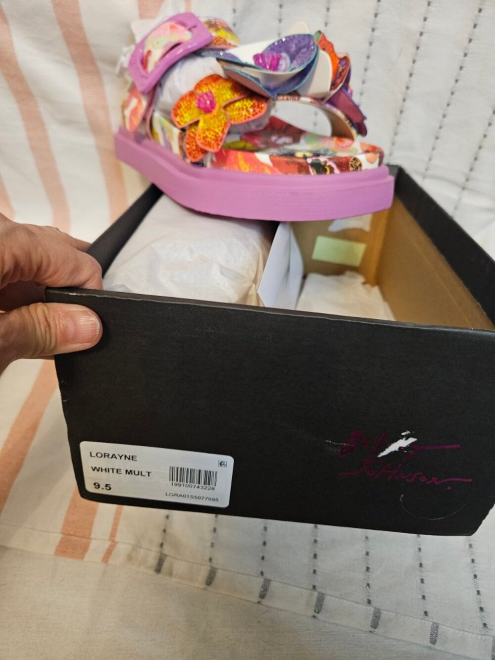 Betsey Johnson Lorayne White Multi Floral Platform Sandals Size 9.5 NIB